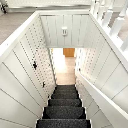 Charming House With Garden In