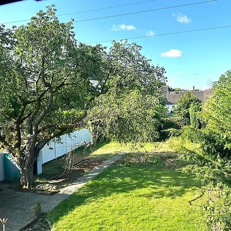 דירה Charming House With Garden In קרפלד