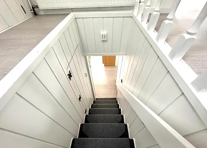 Charming House With Garden In